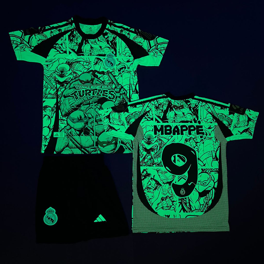 Dječji fluorescentni nogometni komplet Real Madrid, Mbappe. Neonsko Ninja Turtles izdanje 2025