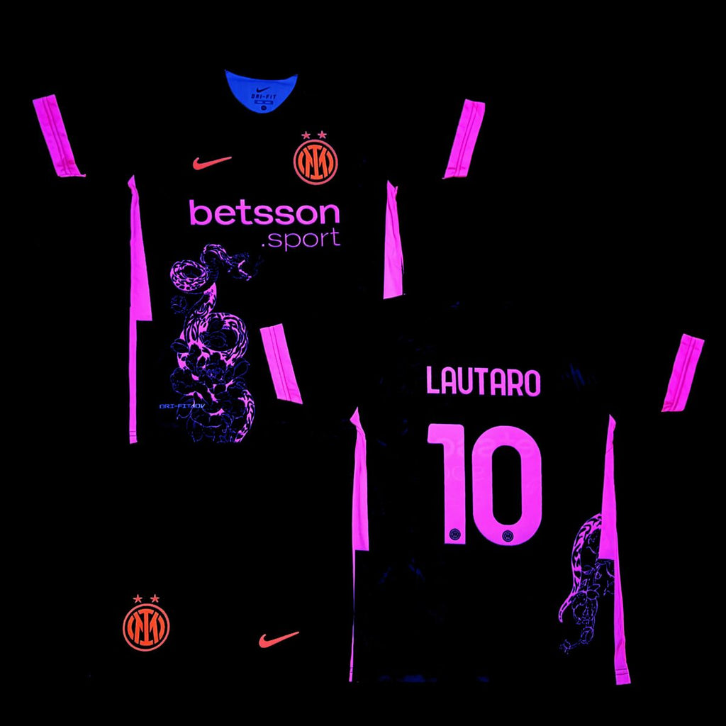 Dječji fluorescentni nogometni komplet Inter, Lautaro. Neonsko ružičasto izdanje sa zmijom