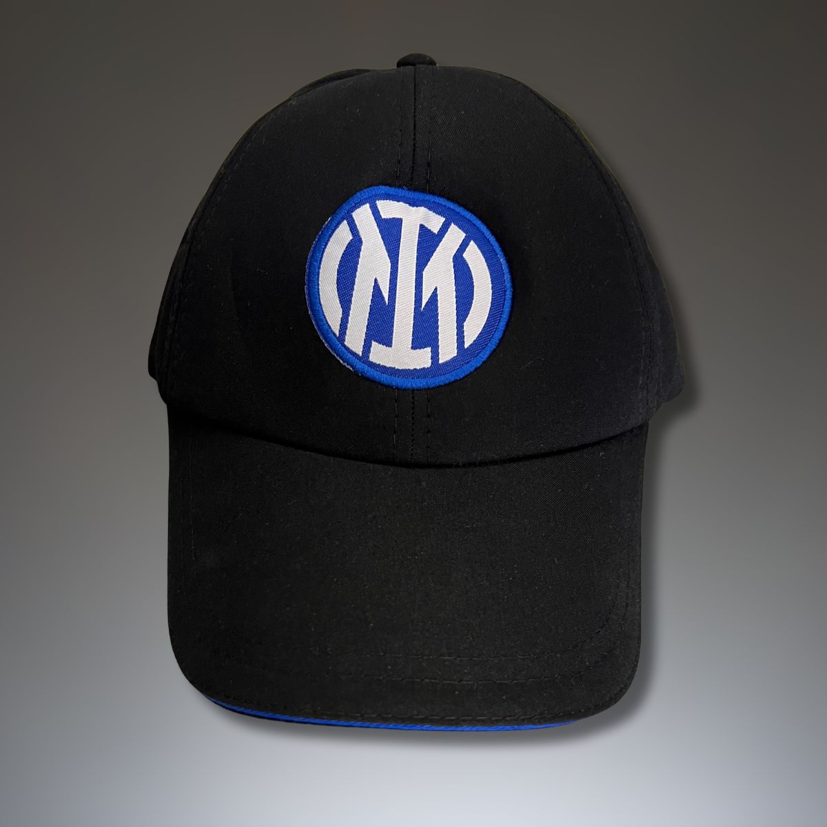 Kapa s grbom Inter, crna