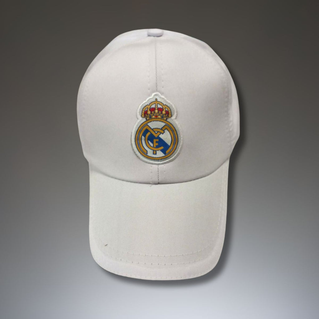 Kapa s grbom Real Madrid, snježnobijela